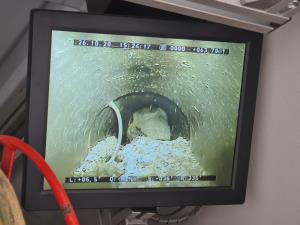 Posnetek zaslona kamere s pogledom v cev